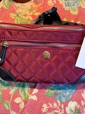 Jessica Moore Berry and black quilted fanny pack NWT